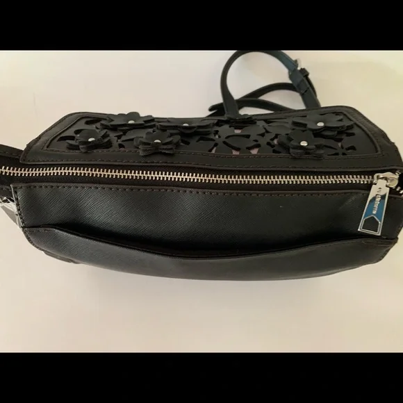 LC Liza Claiborne Black Liza Floral on Gold Tone Background Crossbody Purse - Picture 6 of 12